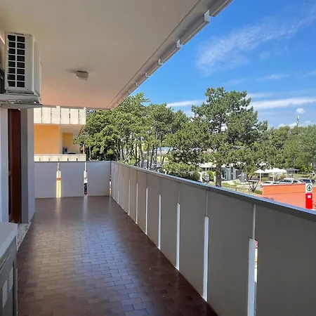 Daire Near Shops And Bibione